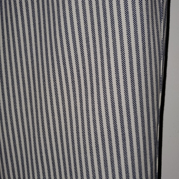 Old Navy Pixie pants, size 10, ankle length BNWOT - Picture 2 of 4